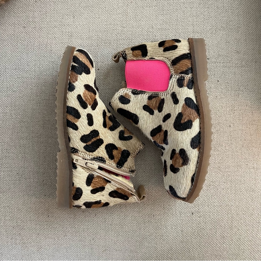 • Mini Boden Animal Print Kids Boots with Pink Accent 11 •